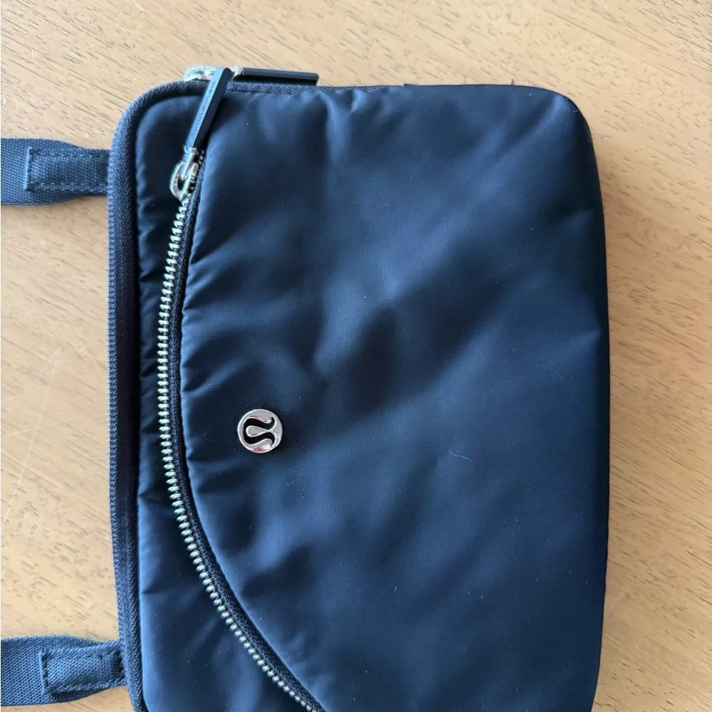 lululemon athletica Black Compact Crossbody Bag - Picture 2 of 4